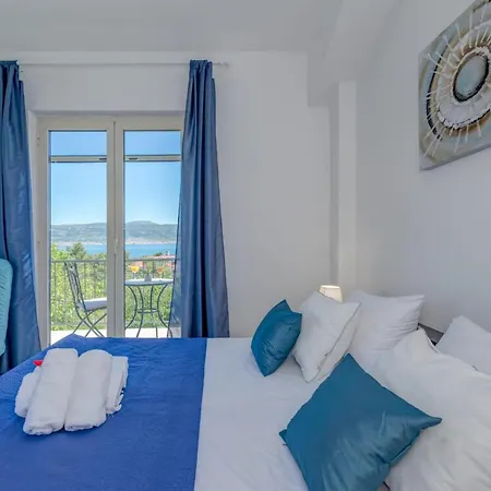 Casa de Férias Seaside Getaway With Patio - Three Bedroom