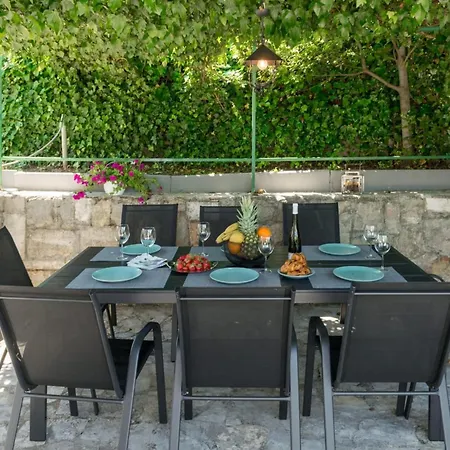 Casa de Férias Seaside Getaway With Patio - Three Bedroom